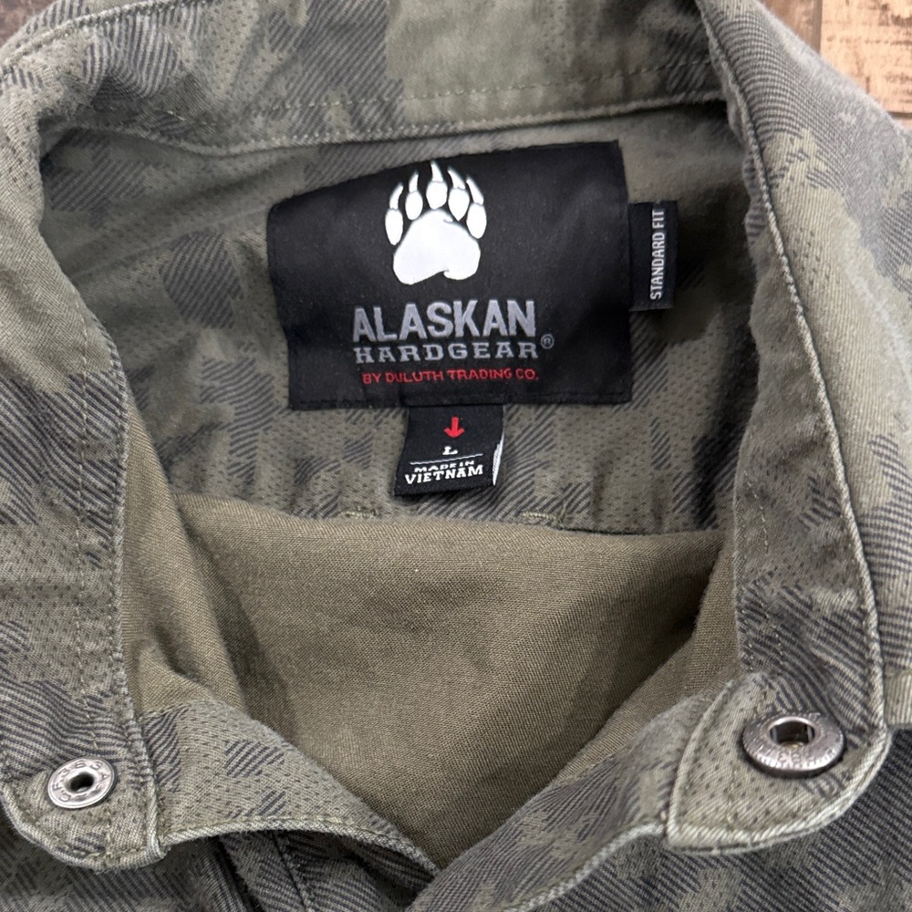 Duluth Trading Co Green Camo Shirt Jacket - Picture 2 of 3